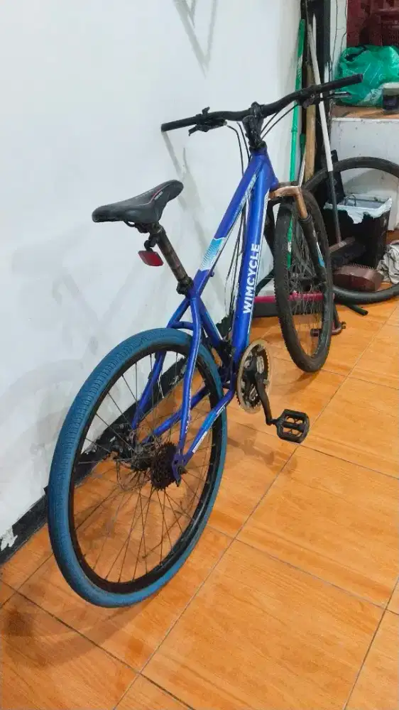 Sepeda commuter bike