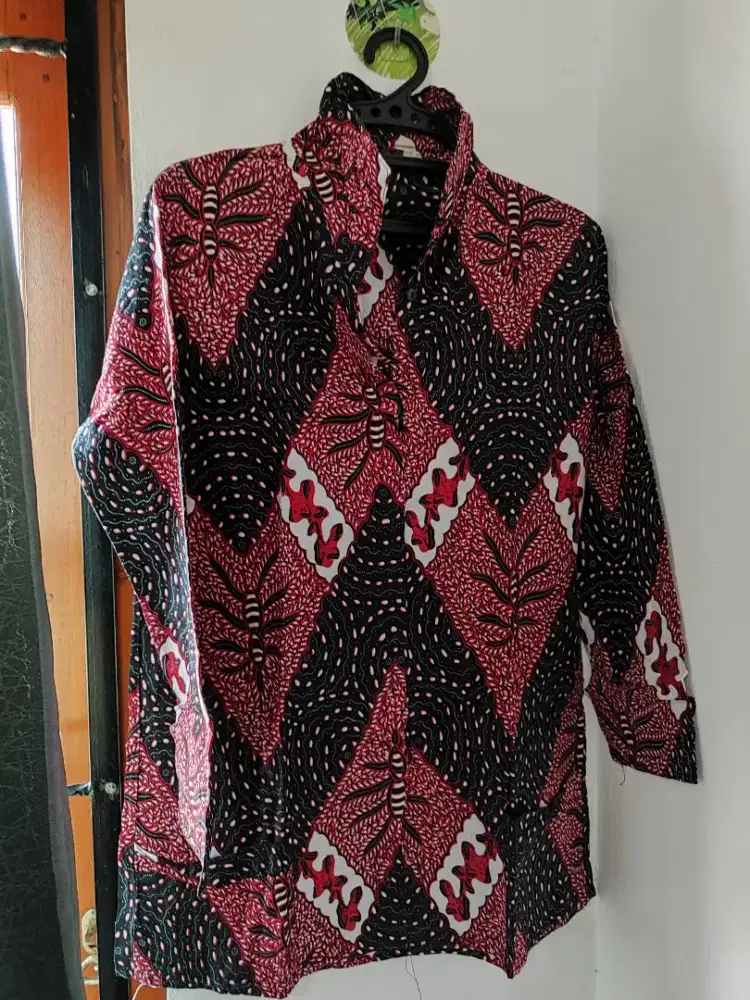 Kemeja batik wanita