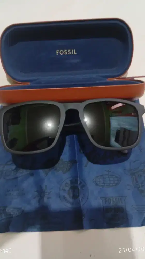 Fossil kacamata hitam fos 3157/s