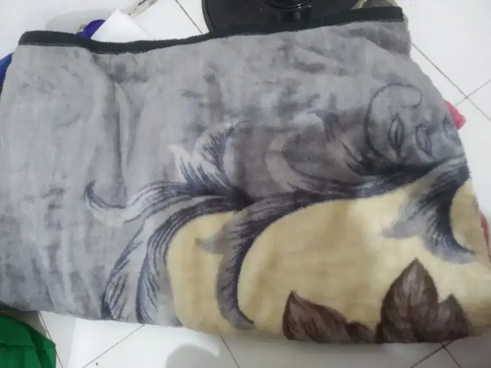 Selimut bulu tebal & besar