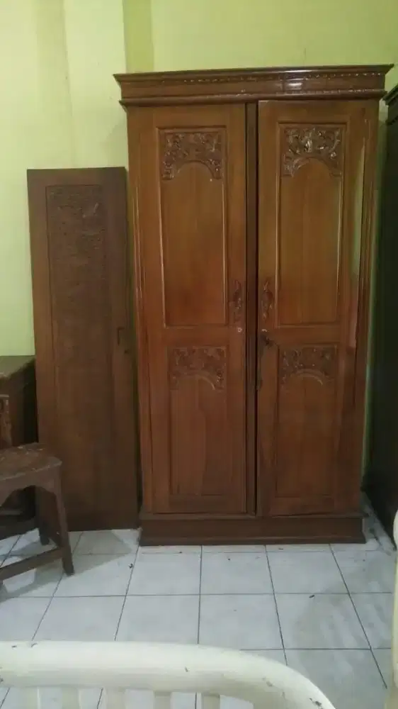 Dijual lemari kayu jati 2 pintu