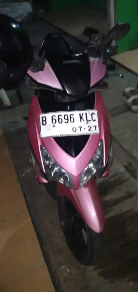 Motor honda vario pink