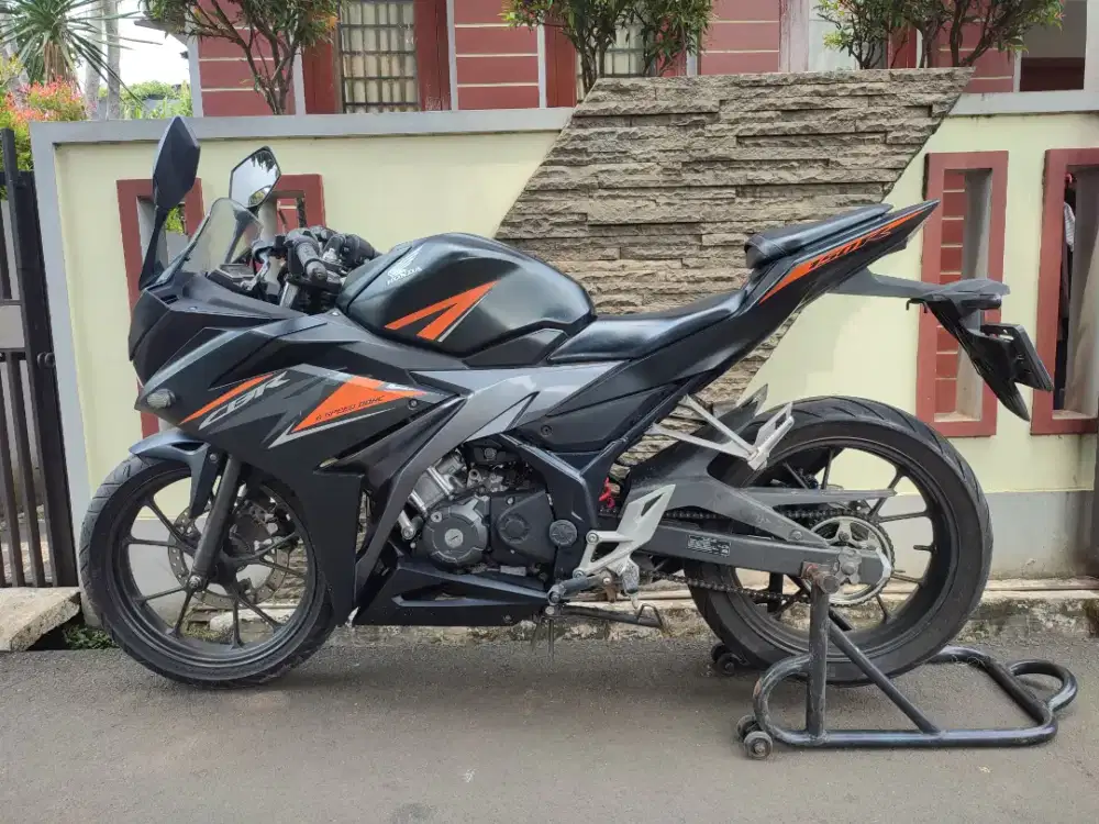 FOR SALE CBR 150R FACELIFT ABS TAHUN 2019
