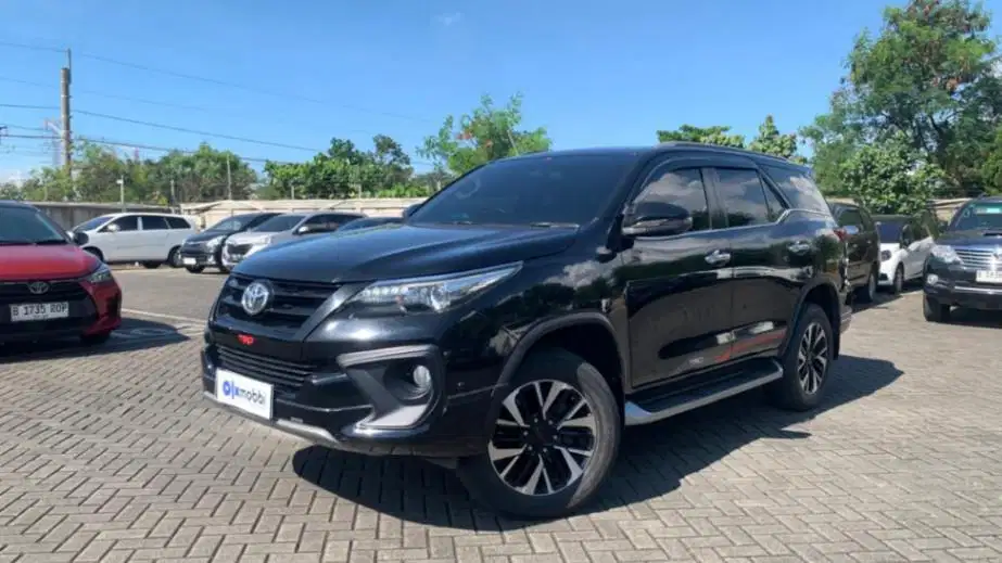 DP Murah Toyota Fortuner  2.4 4x2 VRZ TRD Solar-AT 2018