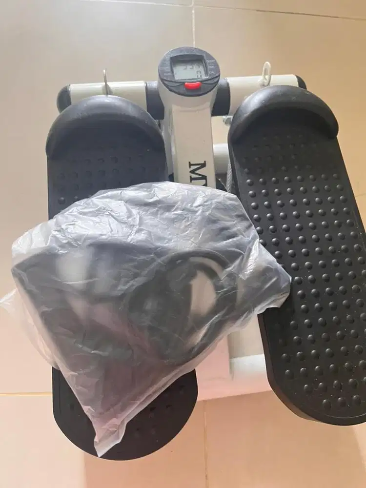 Mini Stepper Olahraga Digital (Like New) – Praktis untuk Home Workout