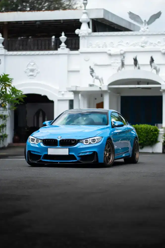 BMW M4 Yas Marina Blue 2014