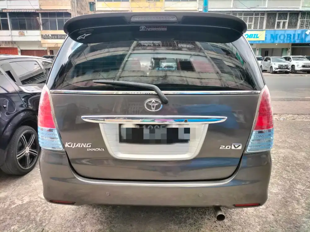 Toyota Kijang Innova V Bensin MT Manual 2010