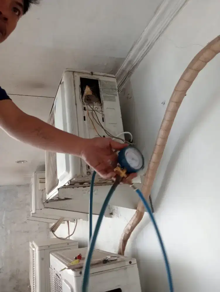 Refarasi ac,bongkar pasang ac,isi freon dll