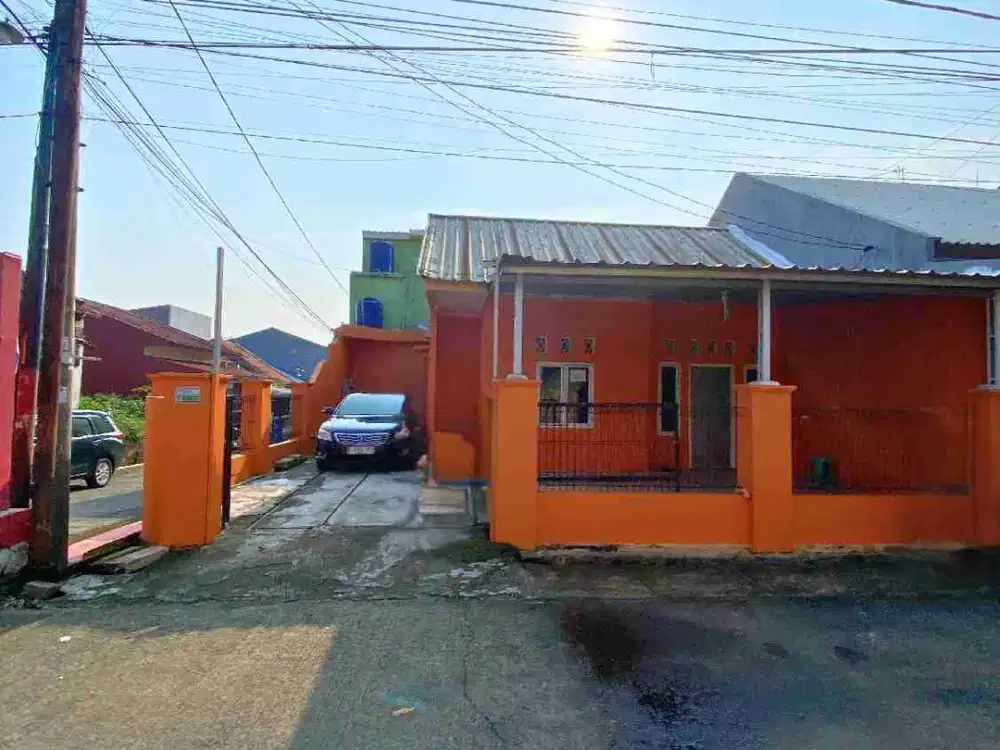 Disewakan Rumah Hook Luas Dekat Stadion Pakansari Bogor