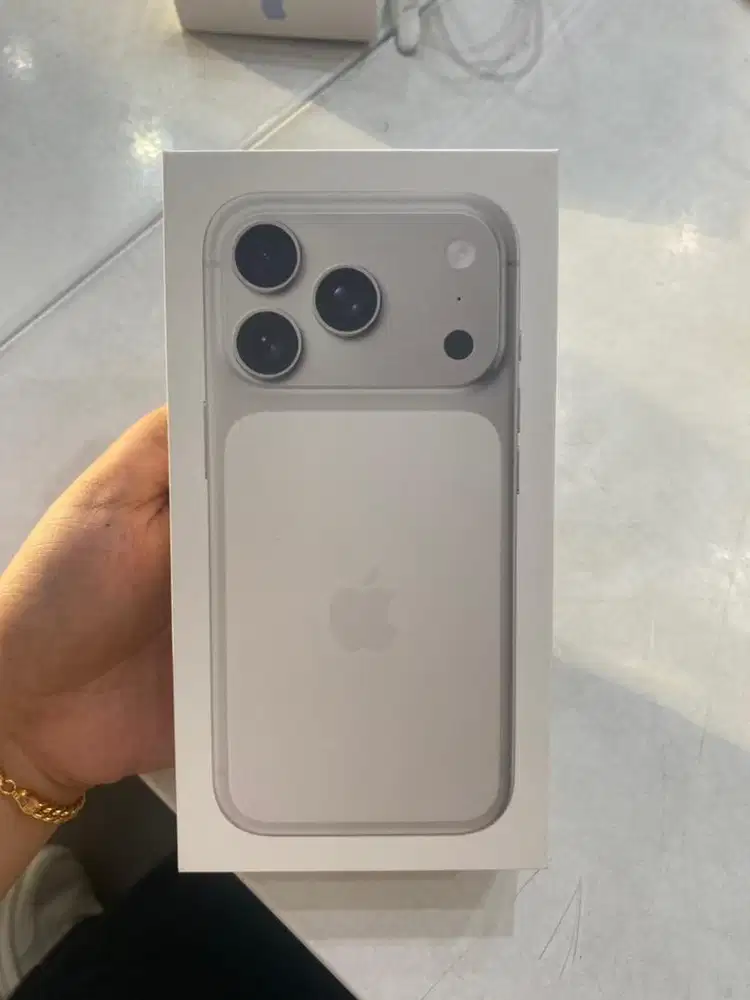 IPHONE 17 PRO 256 SILVER