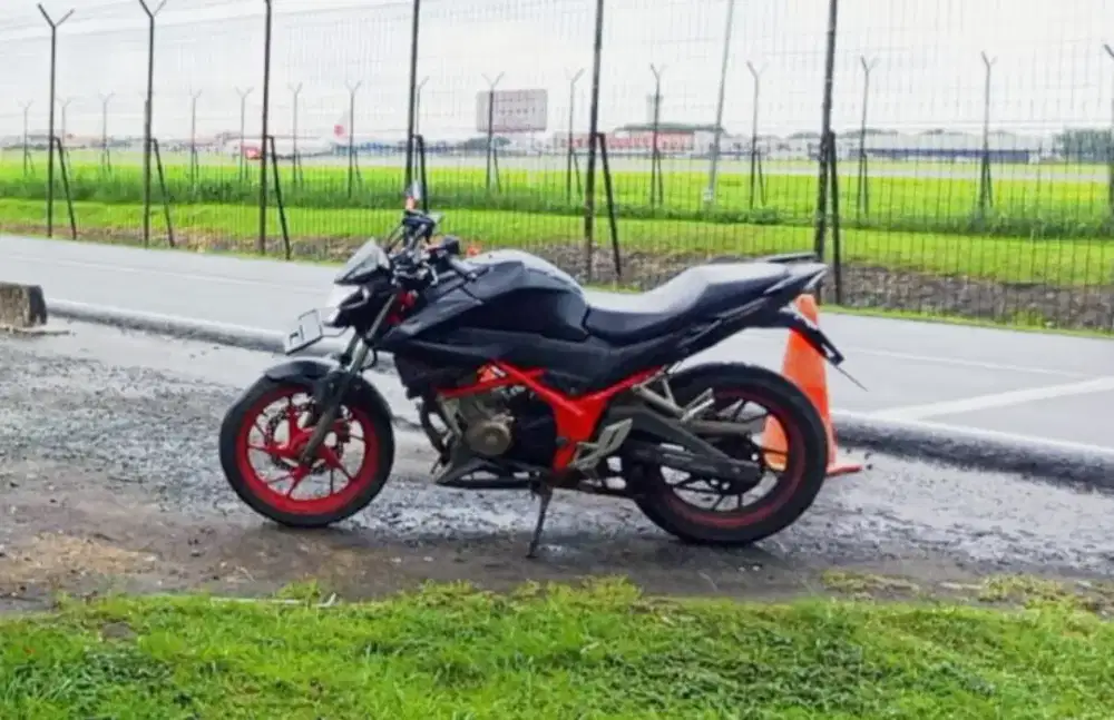 HONDA CB150R STREETFIRE V3