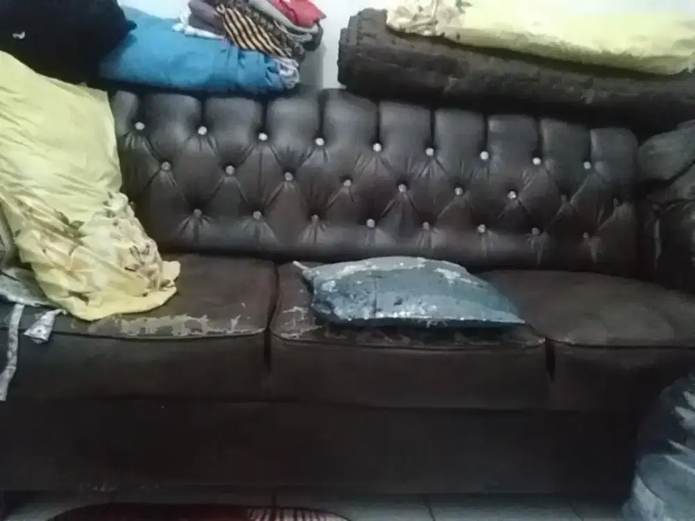 JUAL MURAH MAU PINDAHAN, LEMARI TV, SOFA