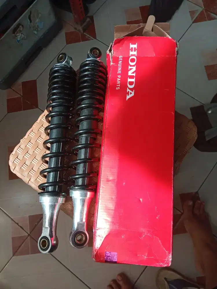Shocbreker belakang bebek honda