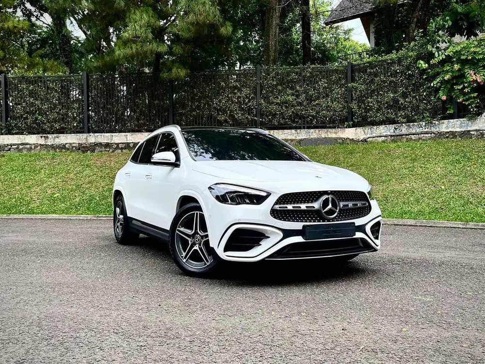 Mercedes Benz GLA 200 AMG 2024