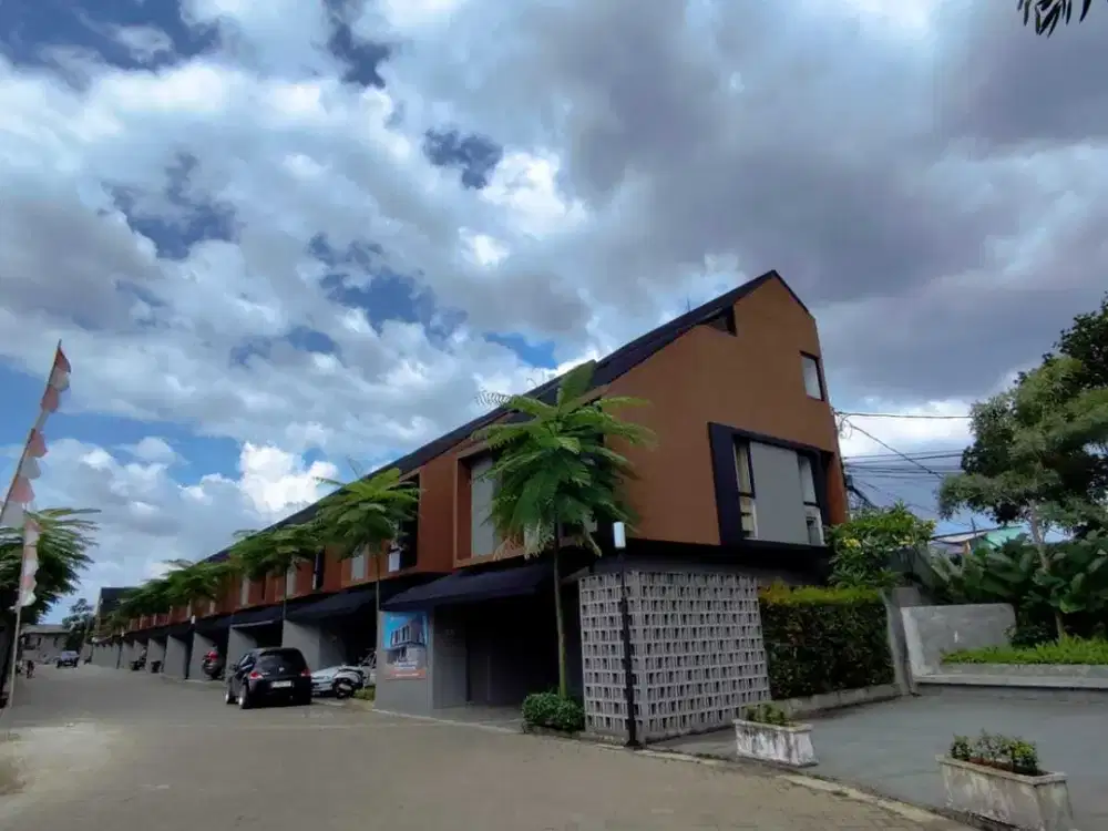 Townhouse Dekat Pintu Tol Pamulang