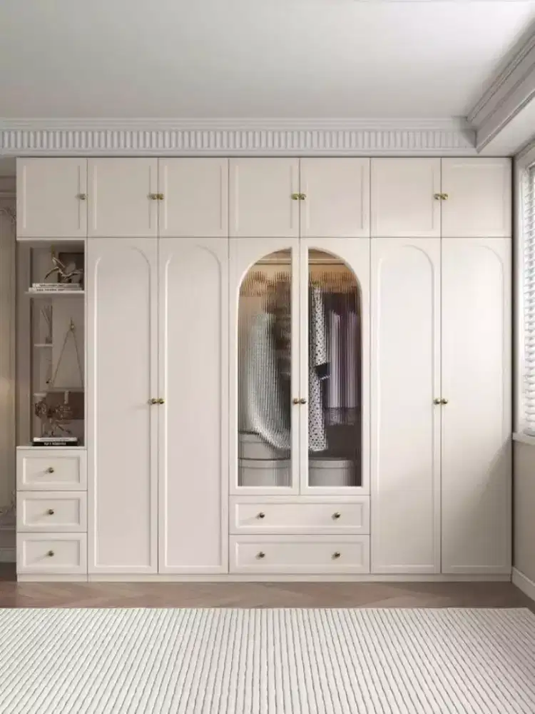 Lemari bebas request