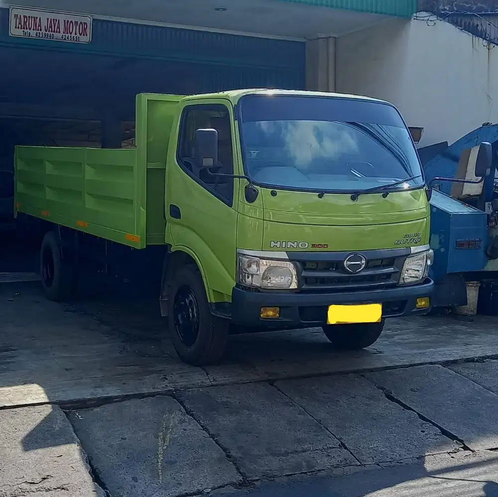 Hino Dutro 130HD 6 Roda Bak Besi Tahun 2019
