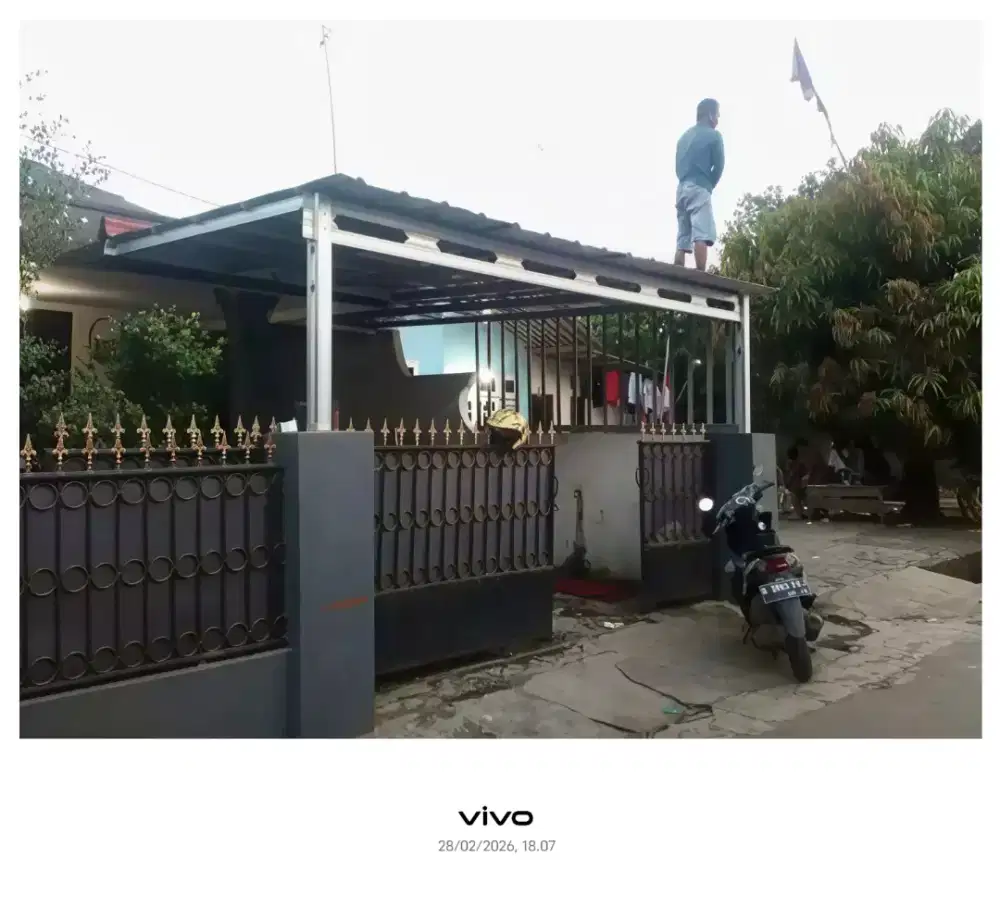 Kanopi baja ringan dan garasi