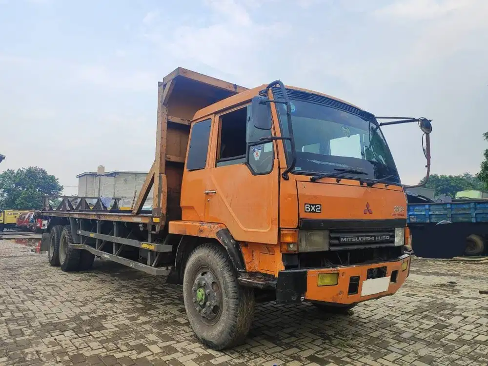 Mitsubishi FN 517 ML2 Super Long 220PS 6x2 Tronton Tahun 2014