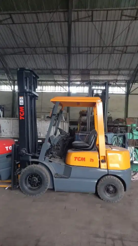 Forklift TCM 2,5 Ton,Manual,Tiang 4 Meter,Tahun 2003 (Garpu Sideshif)
