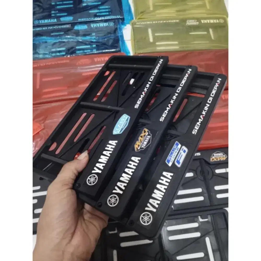 COVER DUDUKAN TATAKAN PLAT NOMOR MOTOR YAMAHA MAXI CLASSY ORIGINAL