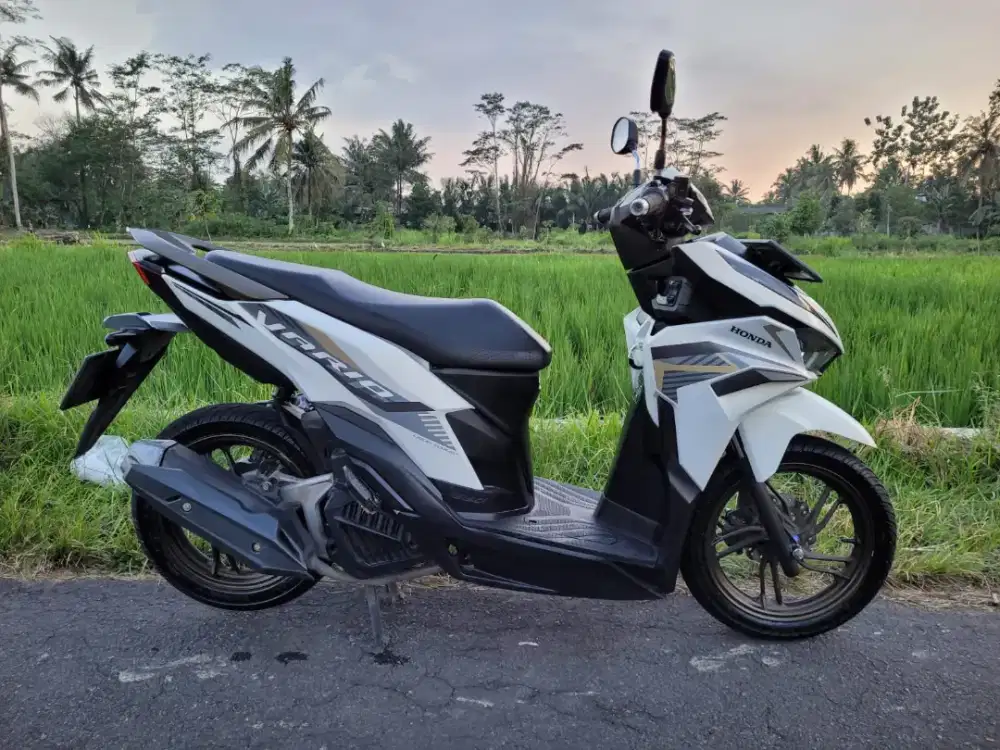 NEW VARIO 125 2023 SPECIAL EDITION - ADVANCE MATTE WHITE