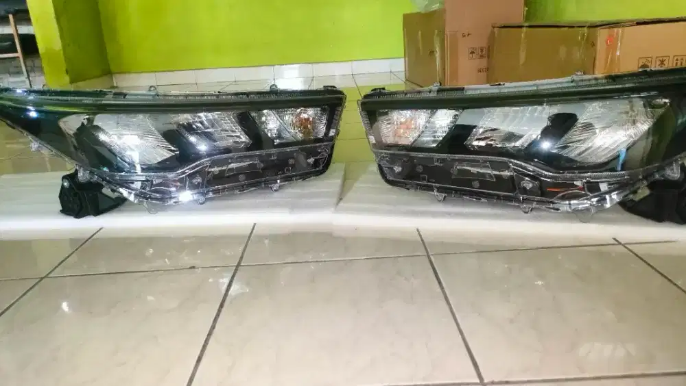 Headlamp innova Zenix