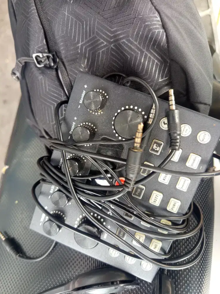 Soundcard n headphone  dan tas pinggang