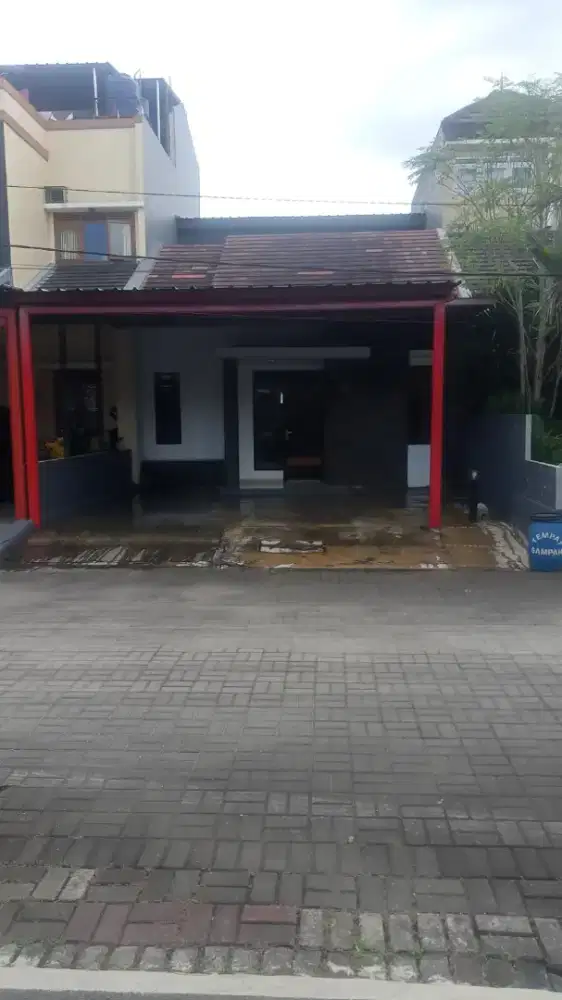 Rumah di Grand Sharon. 3 KT, 2 KM, Filter air, Garasi 2 mobil.