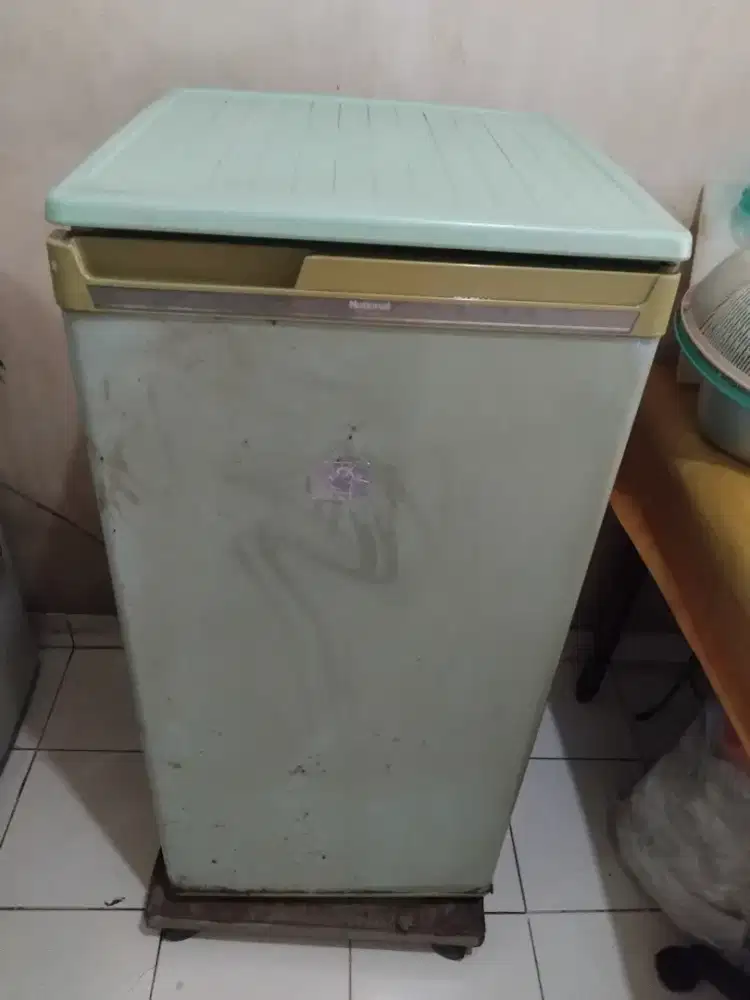Dijual kulkas 1 pintu