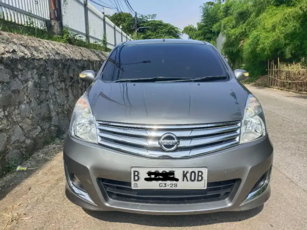 Nisaan Grand Livina 1.5 XV 2012 Facelift Manual