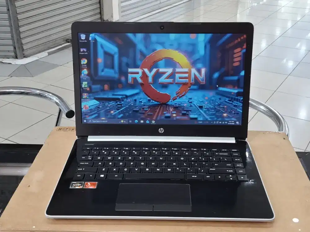 Laptop HP 14-cm0xxx prosesor AMD Ryzen 5 2500U/Ram 4GB/SSD 128 GB