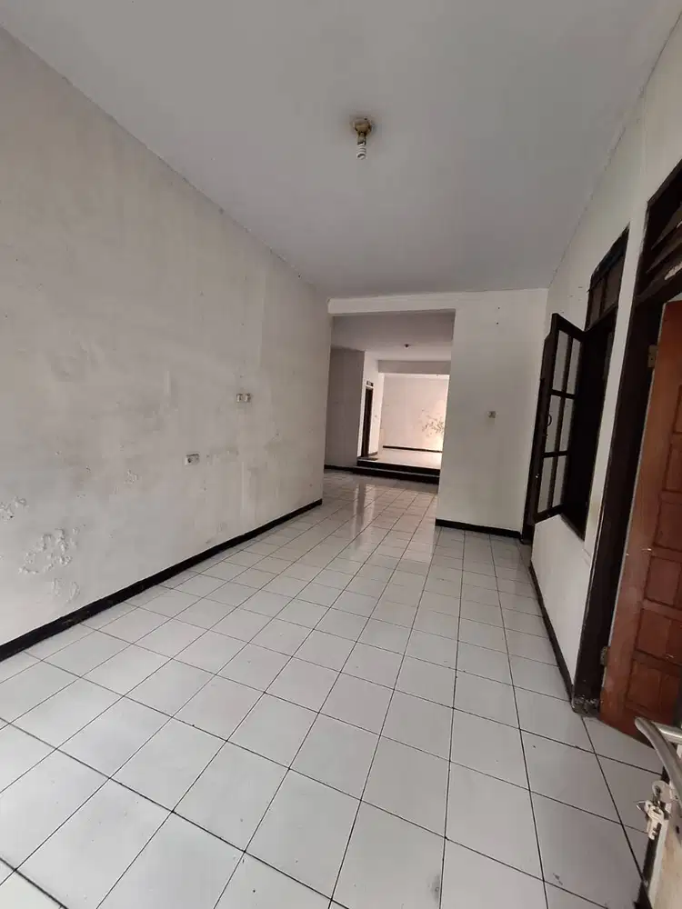 Dijual Rumah Siap Huni di Taman Kopo Indah Bandung