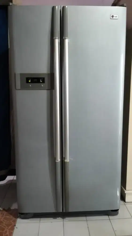 Kulkas side by side LG