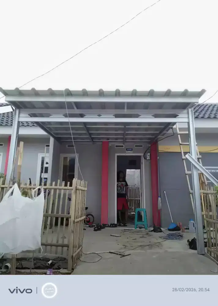 Pasang kanopi baja ringan