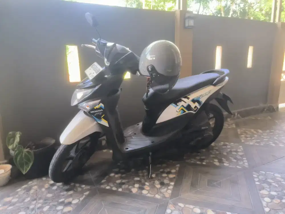 Beat pop 2017 Hitam putih