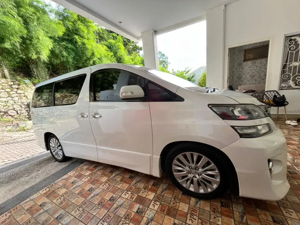 Vellfire 2014 ZG premium sound
