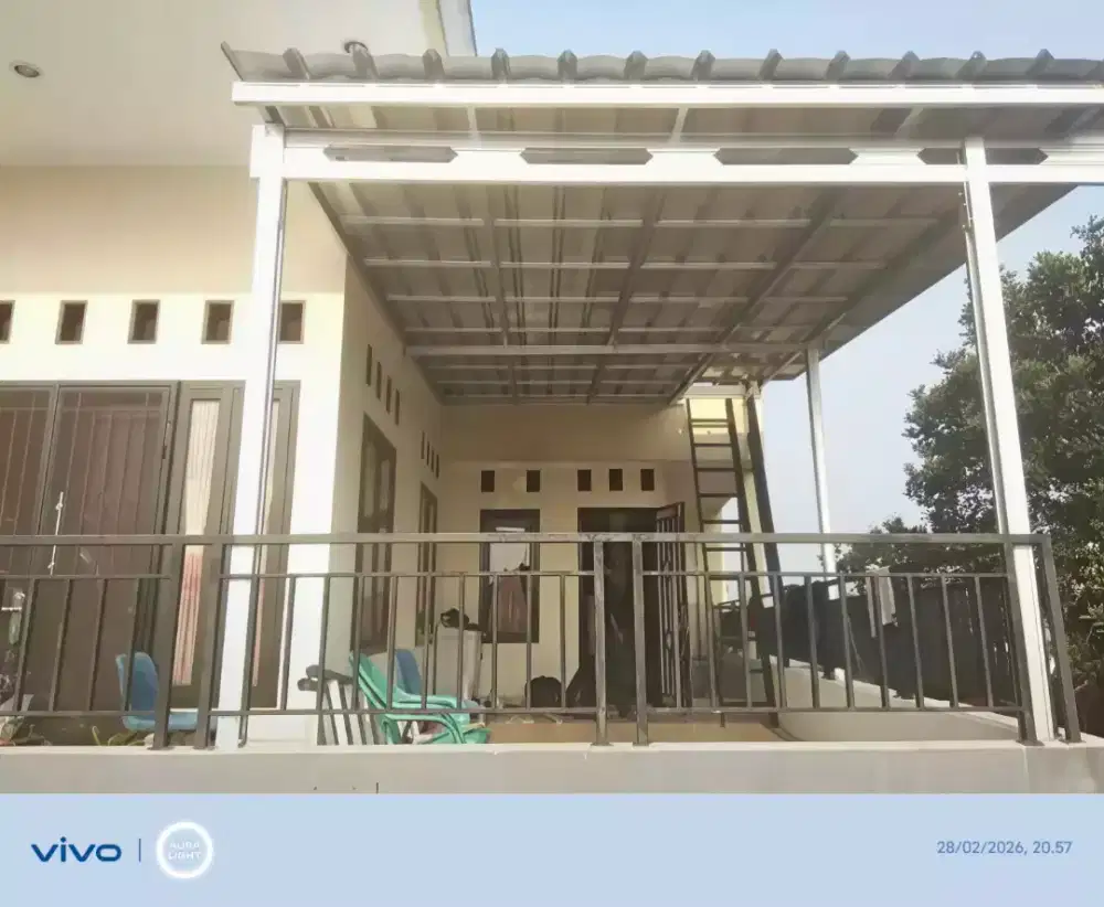 Pasang kanopi baja ringan