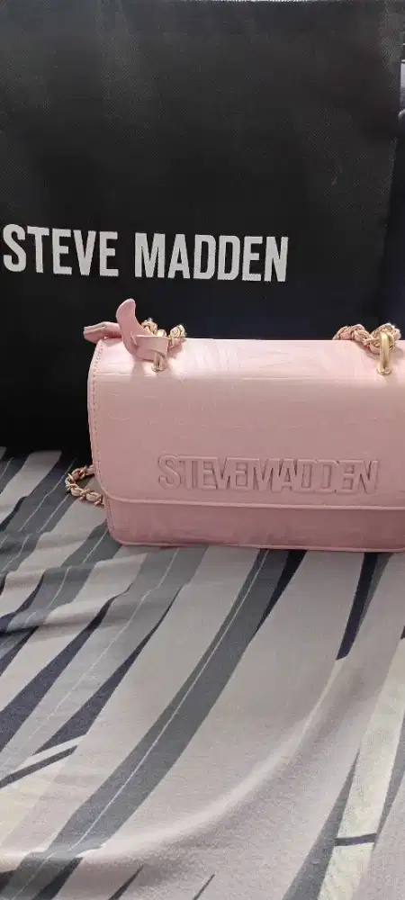 [ORI] Steve Madden Embossed SM Logo Crossbody (Wallet On Chain Style)