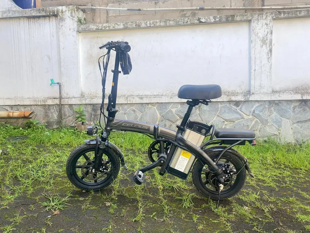 Sepeda Lipat Elektrik - Celcius TOMAX