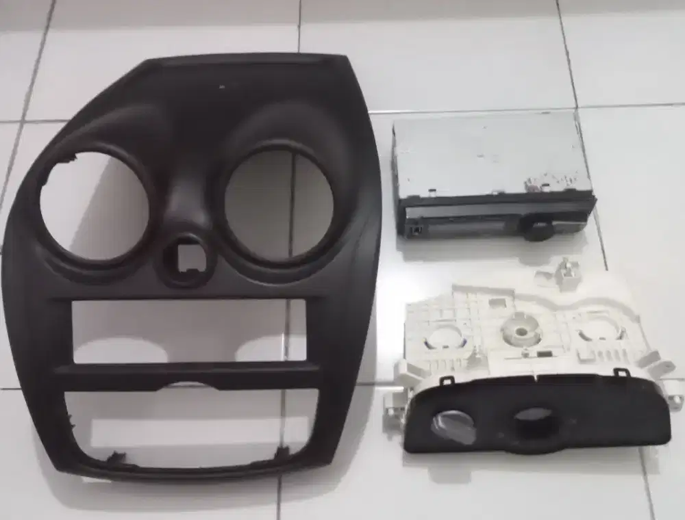 Dijual frame head unit + isinya mobil Datsun GO plus Panca