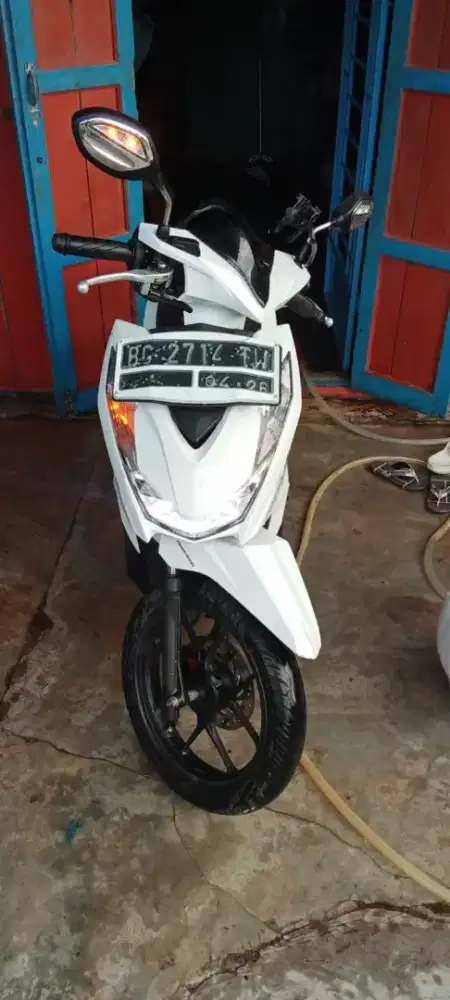 Honda beat deluxe 2022 putih