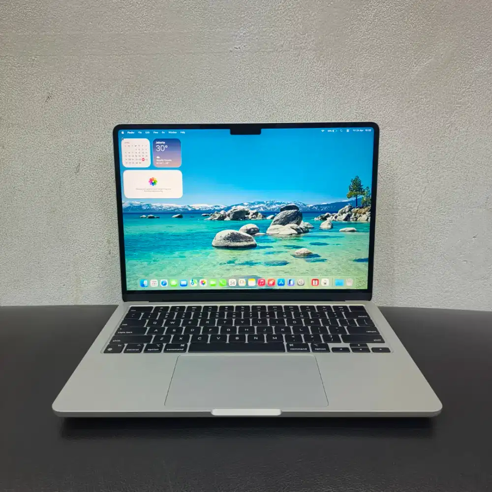 Macbook Air Retina 13,6 inch 2022 Chip M2 RAM 8GB / 256GB ( Second )