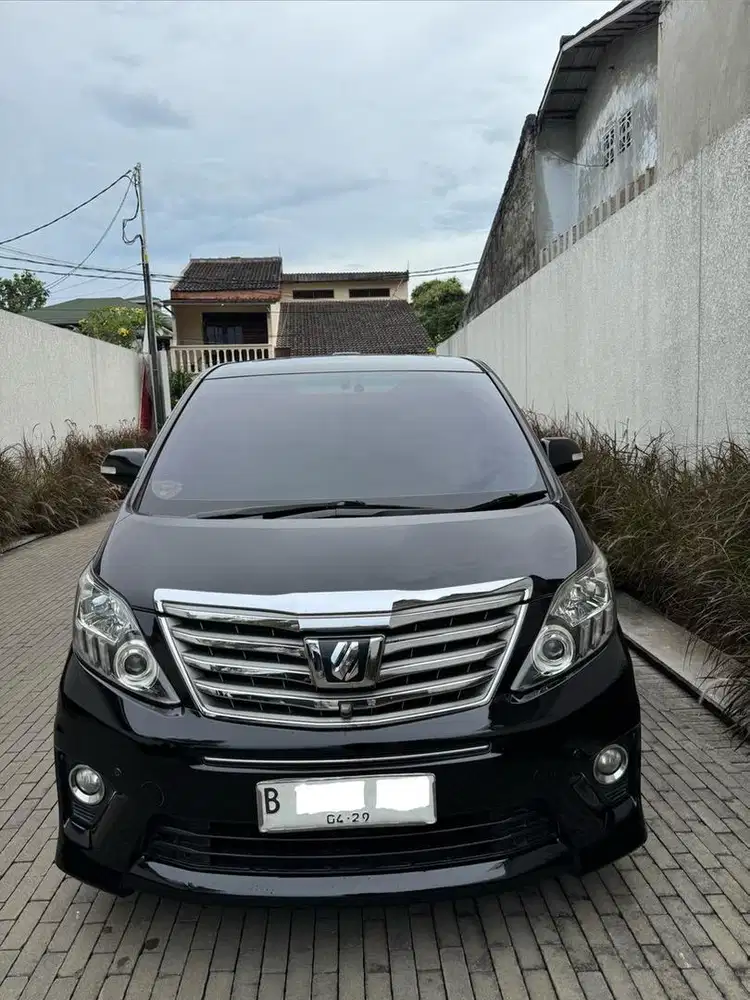 Toyota Alphard SC Premium Sound 2013