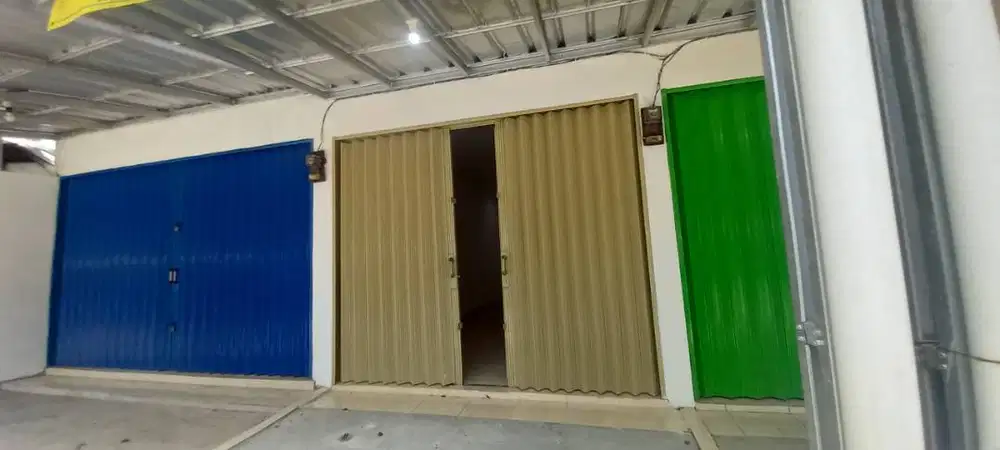 DISEWAKAN TOKO LOKASI STRATEGIS DALAM PERUMAHAN RAMAI PENDUDUK