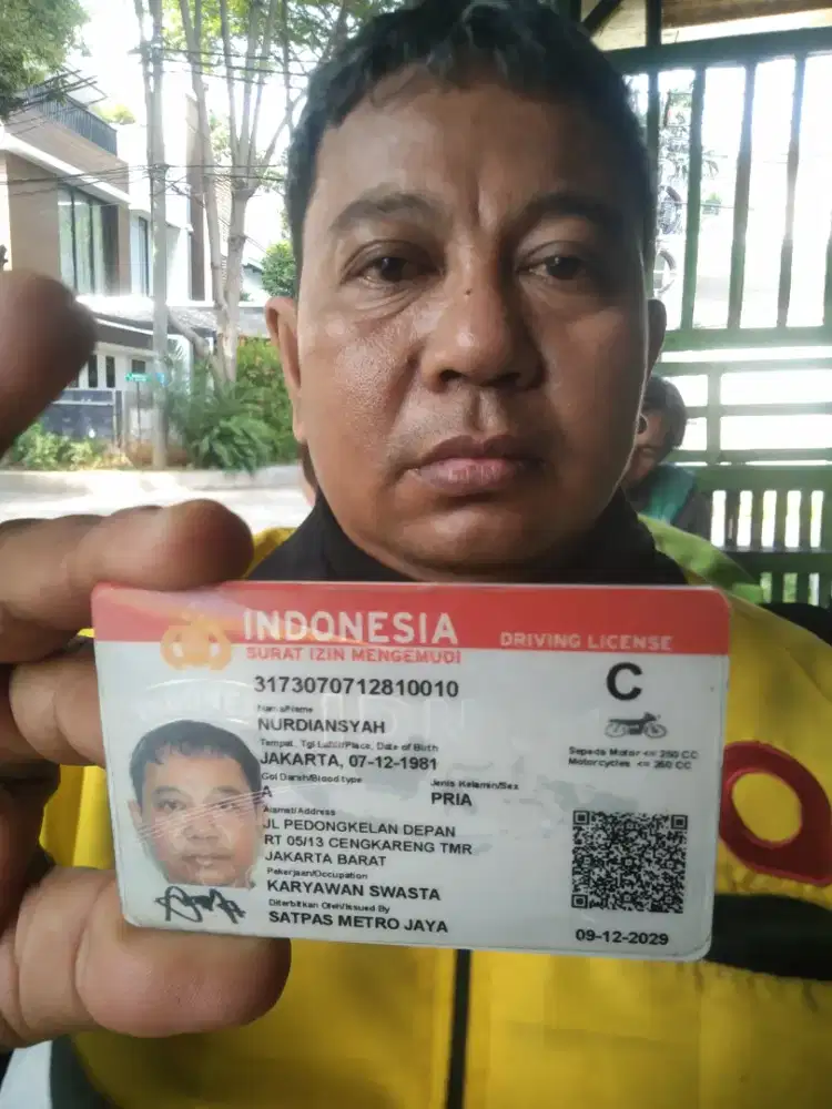 Sedang mencari pekerjaan driver pribadi