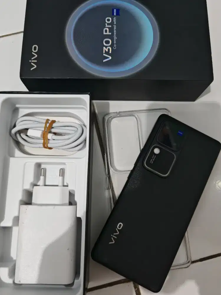 Vivo V30 Pro Zeiss kamera 12/512Gb bisa Tukar tambah