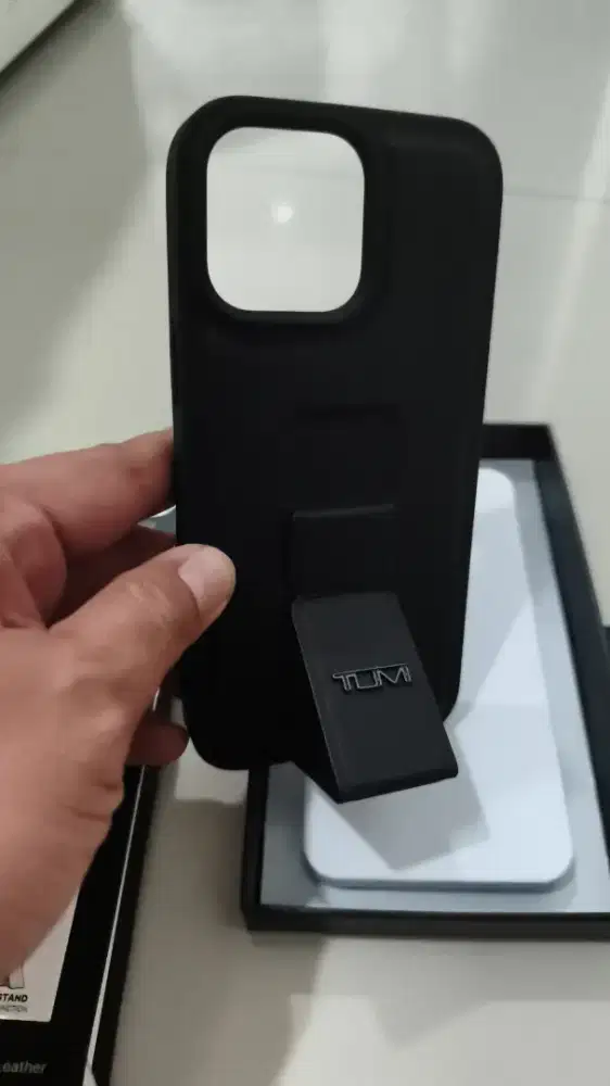 Casing Tumi ORI iPhone 16 Promax