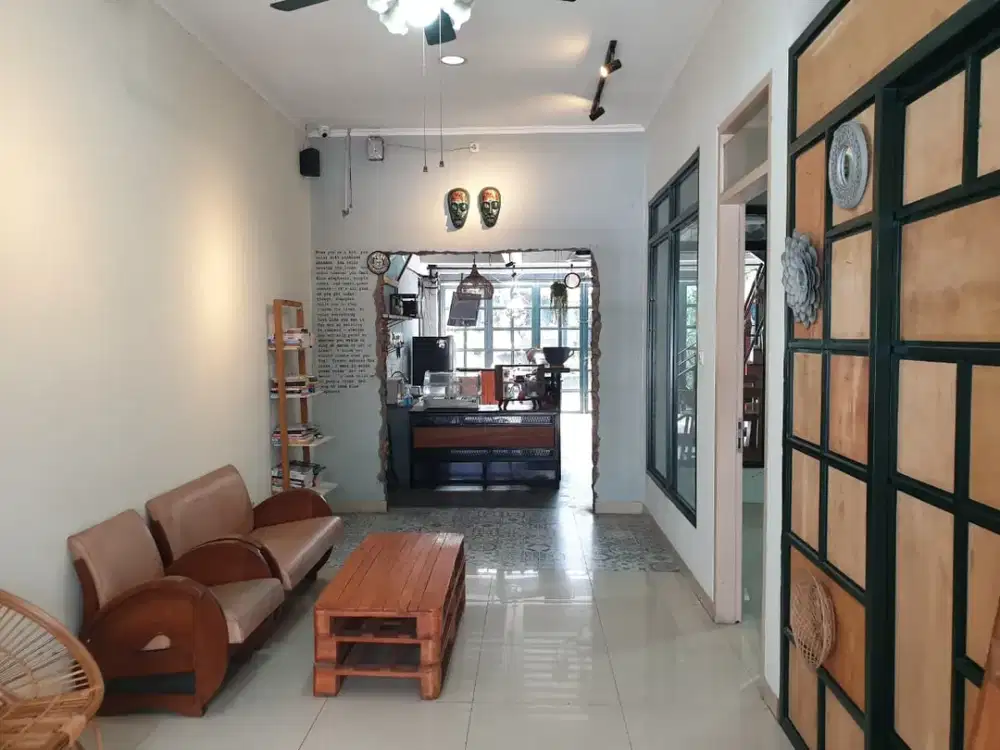 Dijual Rumah Ex Cafe Konsep Open Space untuk Tinggal dan Usaha Lokasi di Antapani Bandung
