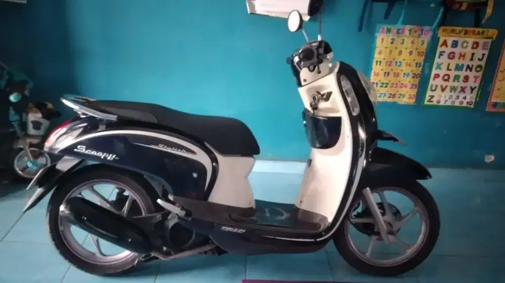 Honda scoopy fi 2014 SS lengkap pajak pelat hidup